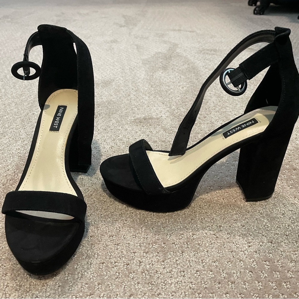 Nine West Black Pumps